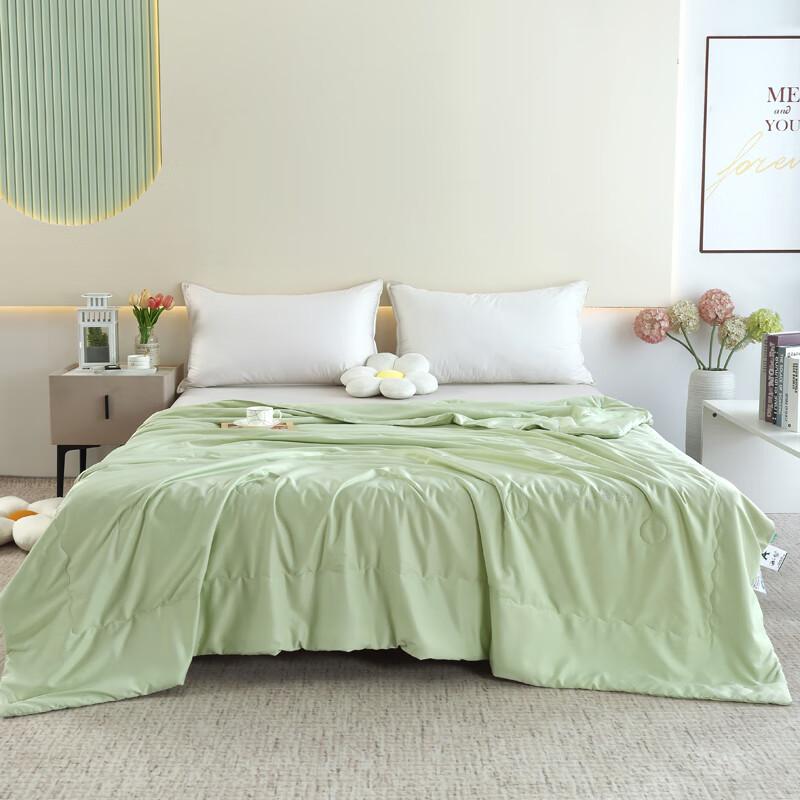 

Yalu Hyaluronic Acid Feather-Light Summer Quilt
