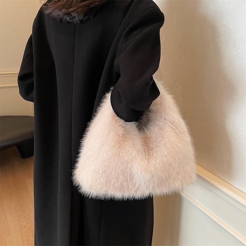 Ielgy One-Shoulder Trendy Plush Handbag Autumn Winter Fashion Large-Capacity Cross-Body Bag
