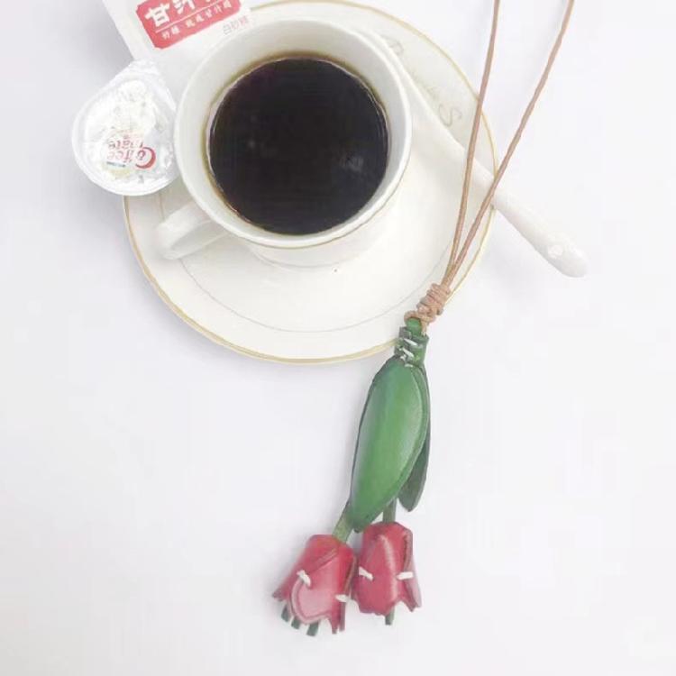 Sophisticated Leather Flower Keychain Sturdy Leather Floral Keyring Pendant Accessory For Unique Style Enthusiasts