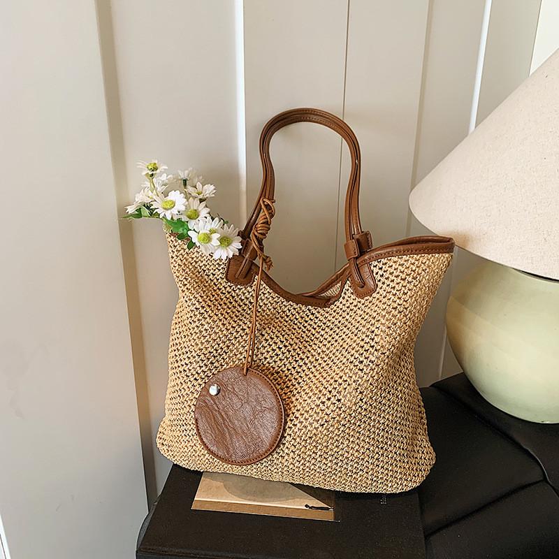 Woven Bag For Women With Hollow Design And Magnetic Closure For Daily Use