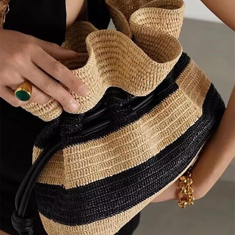 New Striped Crochet Bag Single-shoulder Tote Straw Bag Closed Women's Crossbody Bucket Bag Woven Beach Bag ARI