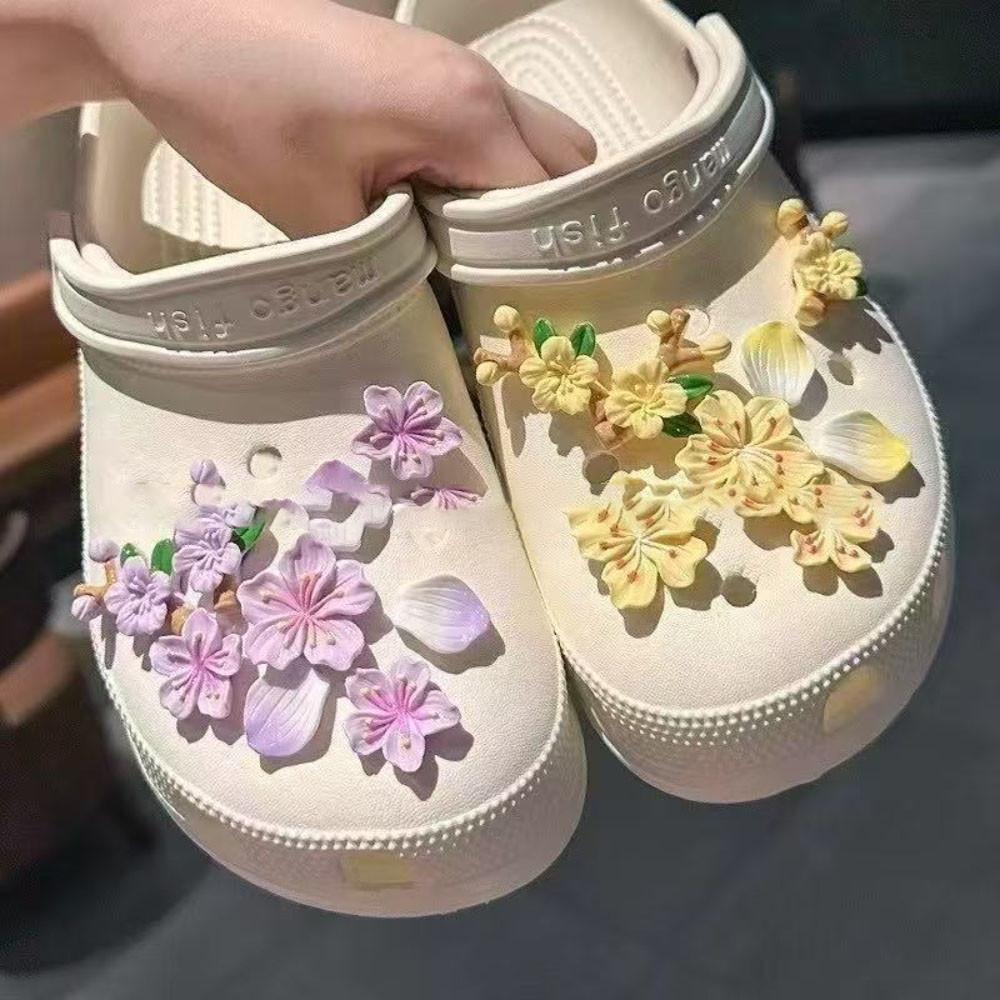 Shoe Charms Purple Flowers Designer DIY Cute Decoration for Clogs Party Accessories Kid Boy Women Girls Gift Ideas