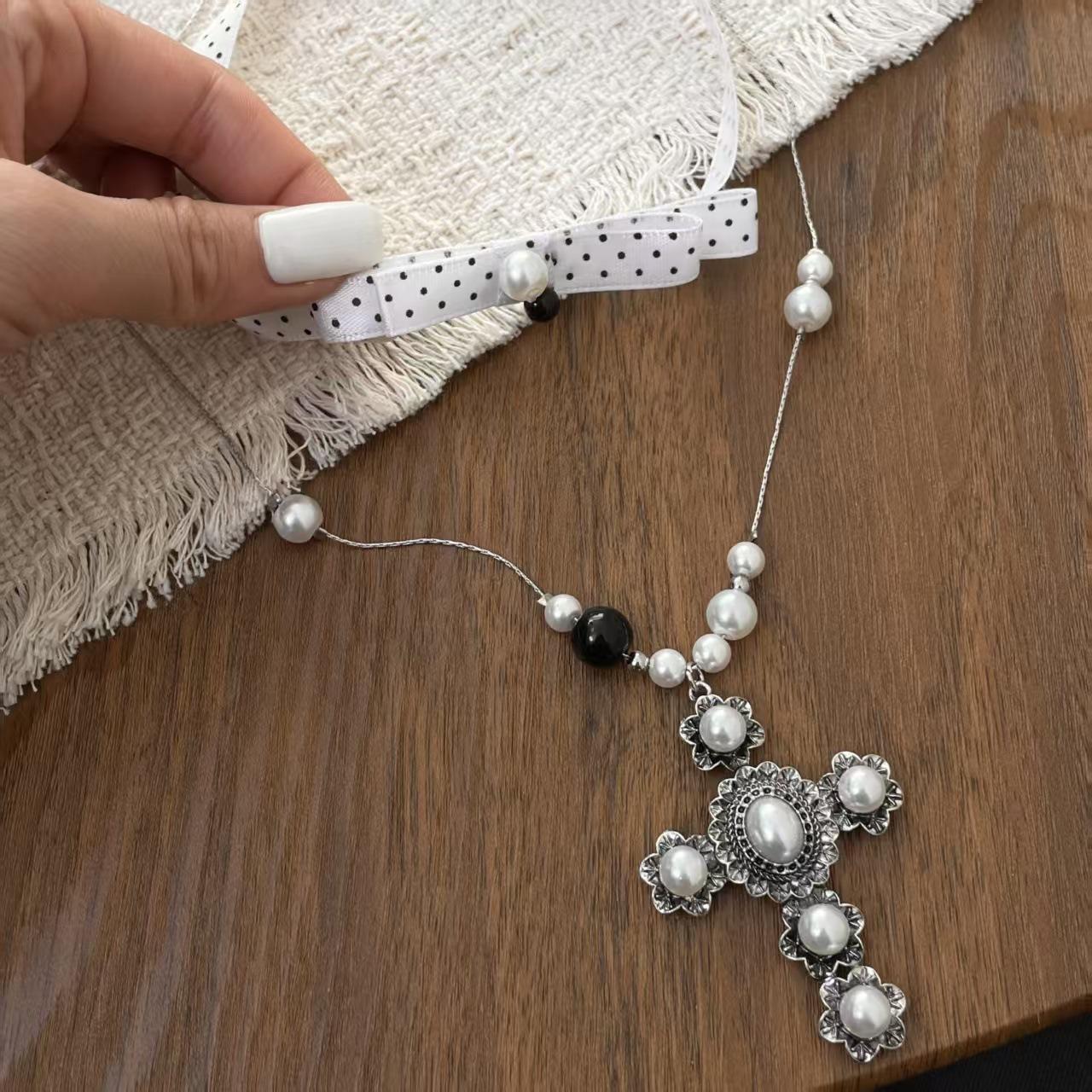 

French pearl cross necklace niche stacked sweater chain light luxury collarbone chain accessory neck chain