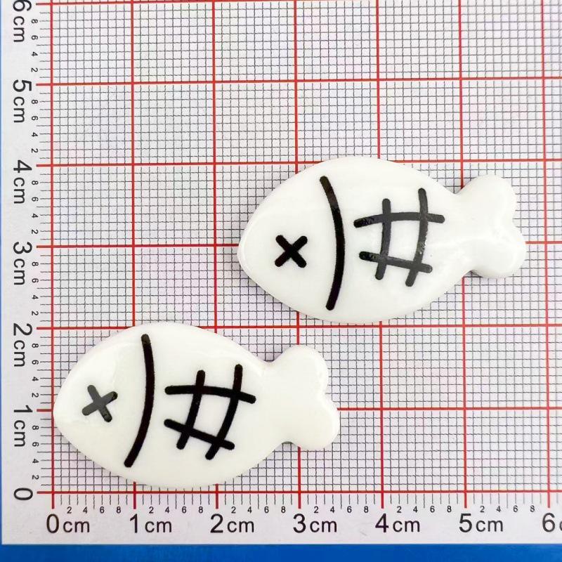 Handmade Black & White Cartoon Kitten Resin Accessories: Hair Clips, Phone Cases, Keychains, Pendants, Ornaments.