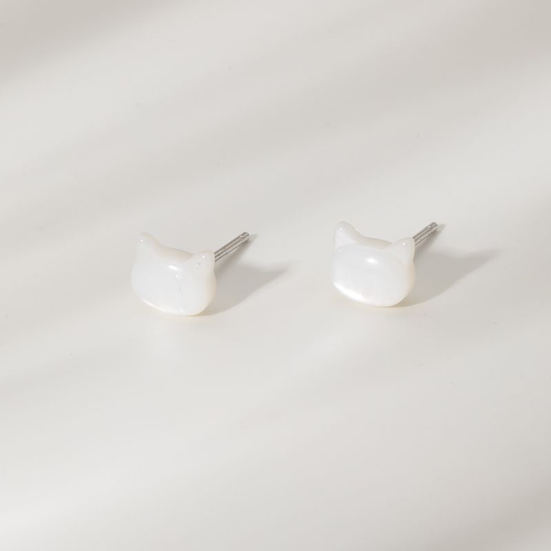 

Maozhe S925 Sterling Silver Shell Kitten Ear Studs Super Cute Cute Design Minimalist Girls Ear Rings Ear-Caring White shell cat stud earrings