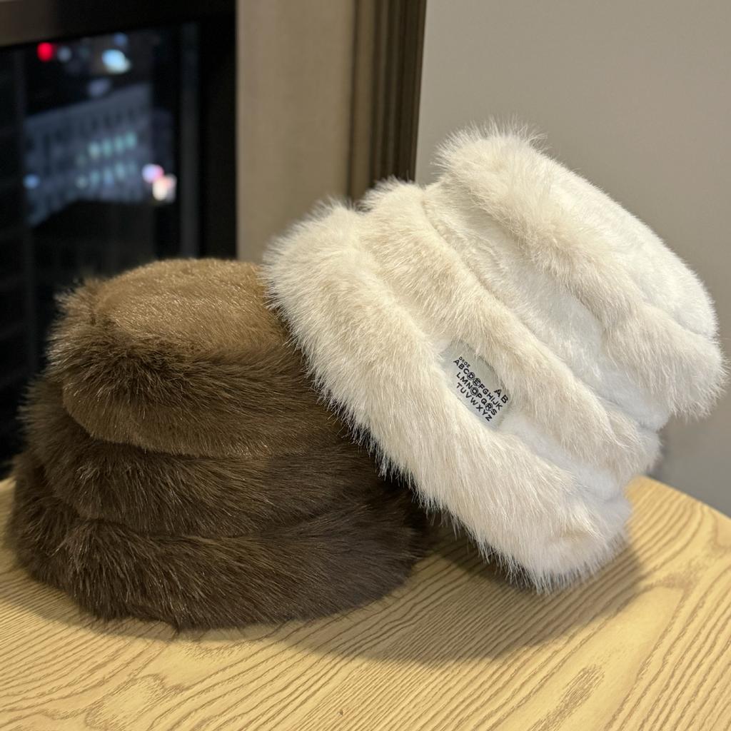 New Style Hat for Women Plush Ear Protection Warm Autumn and Winter Small Face Outdoor Windproof and Cold Resistant Baotou Hat for Women Trendy
