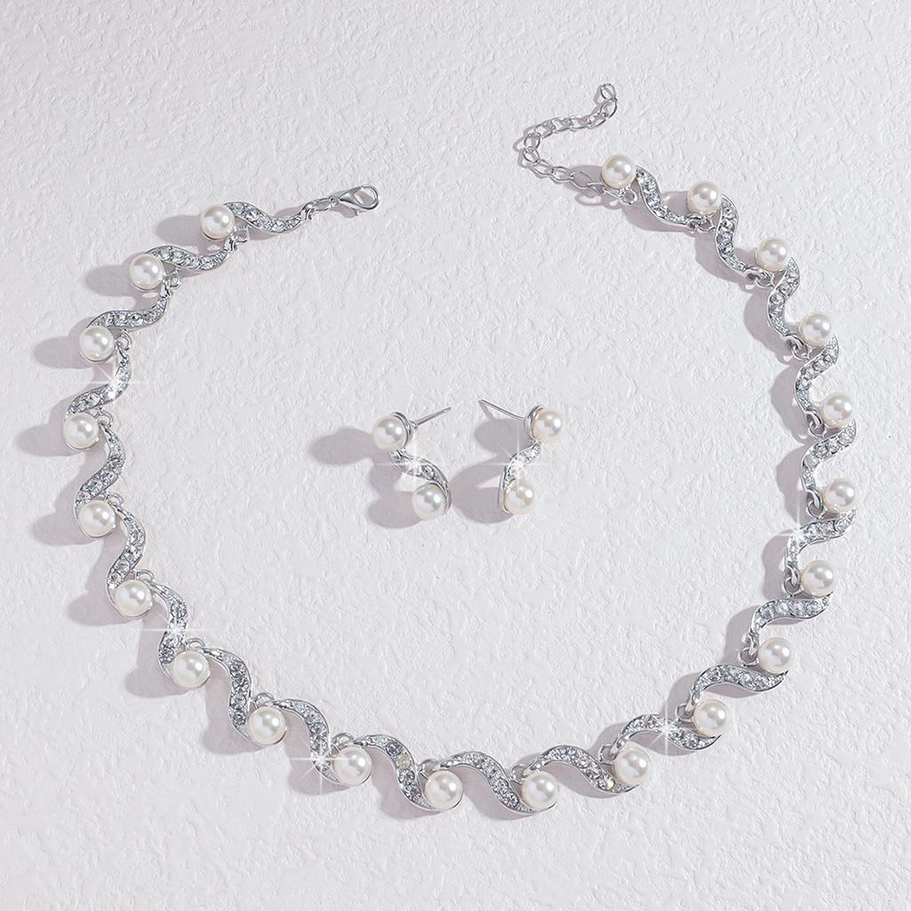 2026 Exquisite Pearl Rhinestone Necklace Earrings Set Simple Versatile Clavicle Chain Neck Chain Dress Accessories