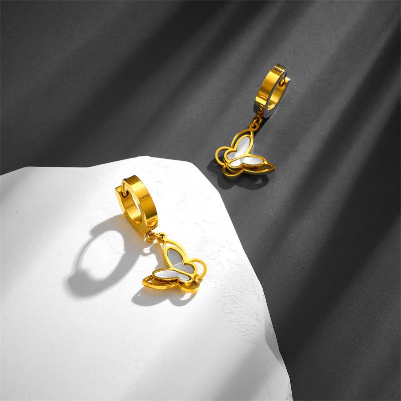 2023 Nowe Letnie Modne Kolczyki ze Stali Nierdzewnej Zimny Wiatr Kolczyki z Muszlą i Motylem Damskie Niszowe Design Wysokiej Jakości Biżuteria