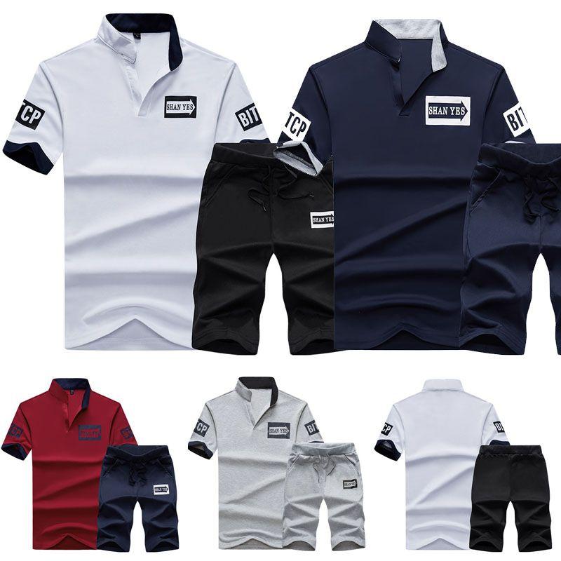 Completo T-shirt a collo alto con girocollo e pantaloncini da uomo, set comodo e traspirante per stile casual
