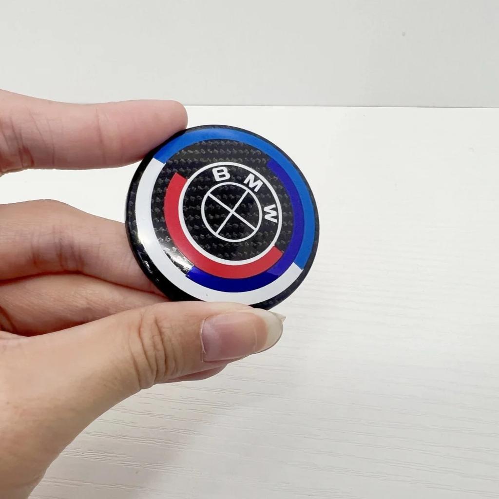 2026 Hot for BMW Carbon Fiber Hub Center Cover Logo 50th Anniversary Style for 123457 Series X123457 Modified Car Accessory OQ0