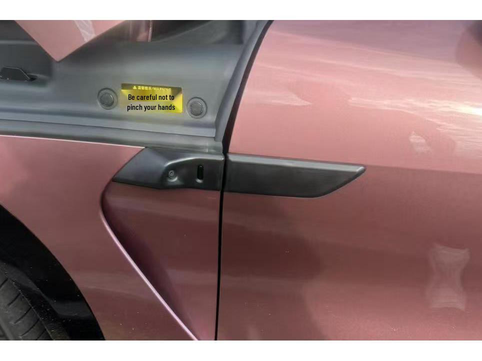 Xiaomi YU7 Rear Spoiler Trim: Carbon Fiber Lip Protection & Enhancement