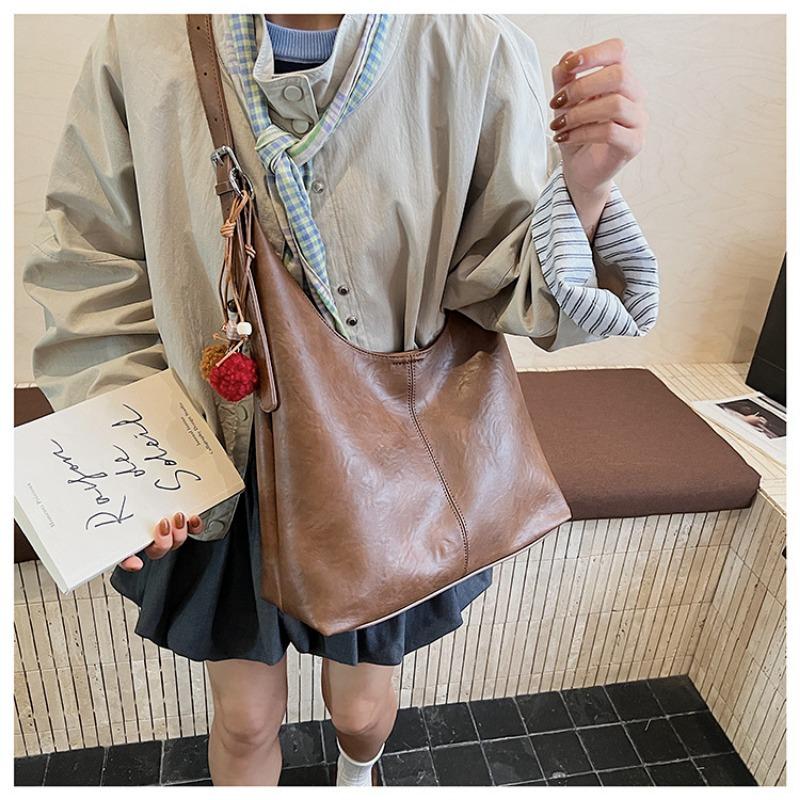 Large Capacity Bag Women's Autumn Versatile New Fashion Shoulder Messenger Bag Popular Retro Tote Bag