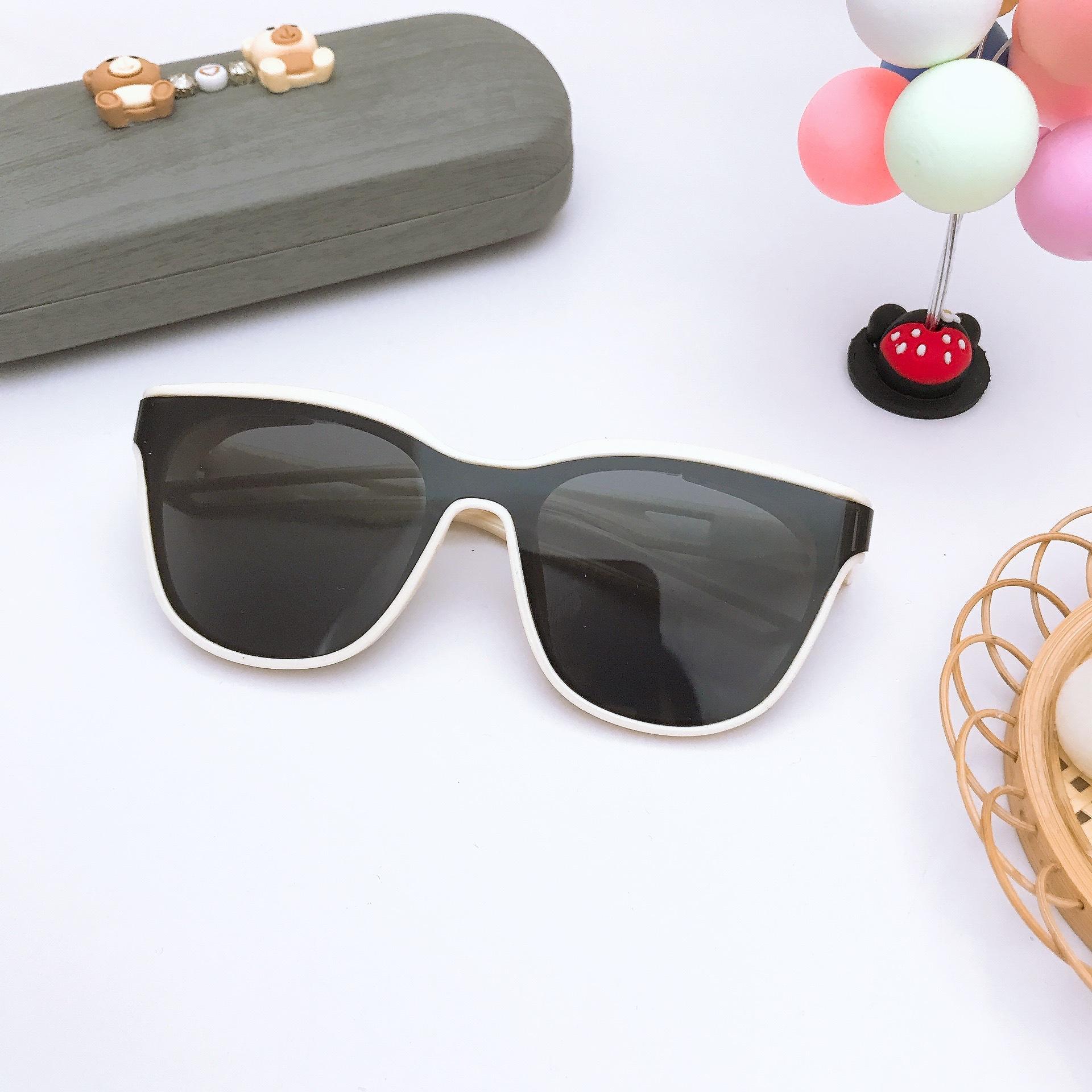 

Коробка Милые детские солнцезащитные очки для путешествий Солнцезащитные очки для мальчиков и девочек Очки для вечеринок Вогнутые детские очки