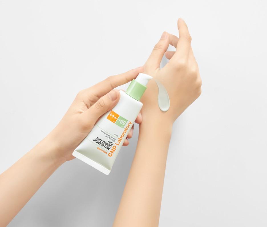 CNP Laboratory Mild Calming Sun SPF50+/PA++++ 50ml +RANDOM GIFT