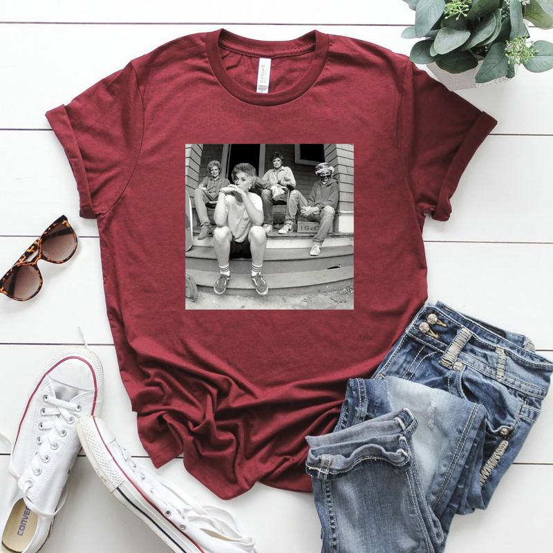 2025 Golden Girls Hanging Out Graphic Tee Golden Girls Squad Goals Shirt Stay Golden Vintage Tshirt Gift for BFF Girls Trip Tee
