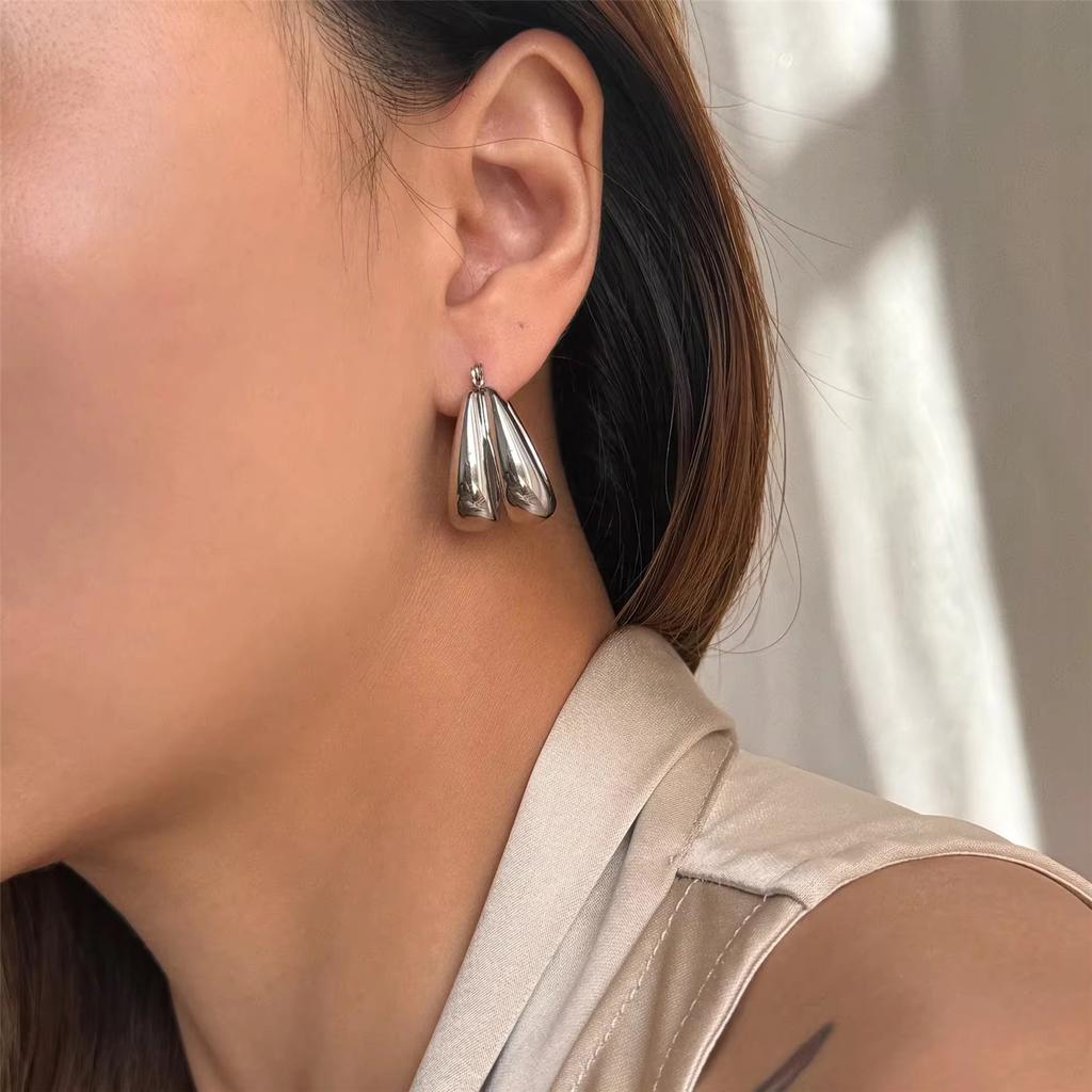 Elegant Double U Shaped Hoop Earrings for Women Waterproof Titaniums Steel Jewelry Gifts With 18K Gold Plating