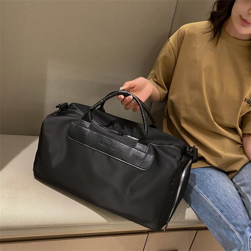 Travel bag for men and women, large capacity gym bag, wet and dry separation sports bag, lightweight hand luggage bag, short trip travel bag