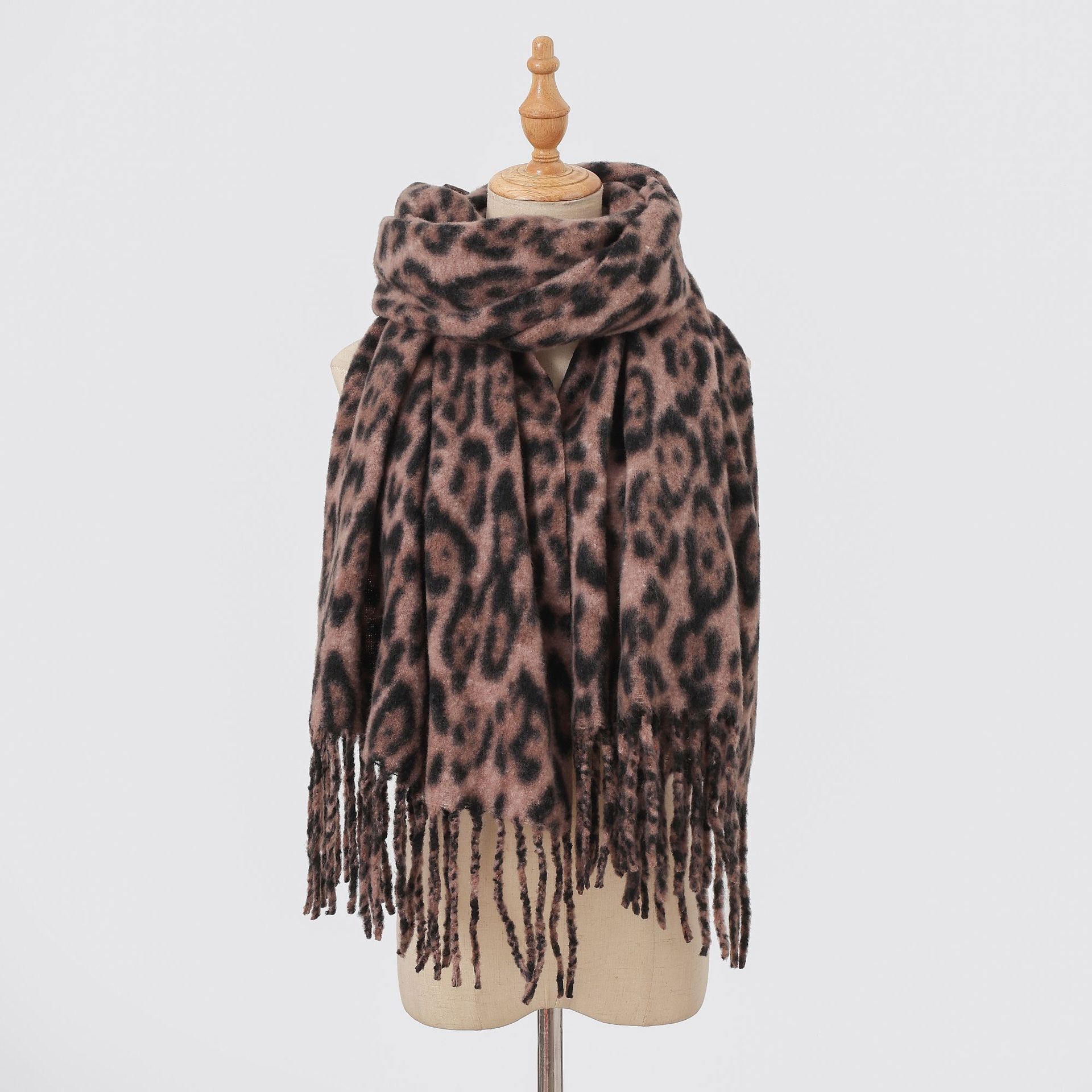 

New fashion leopard print scarf women s 2025 winter versatile thickened imitation cashmere shawl dual-purpose scarf