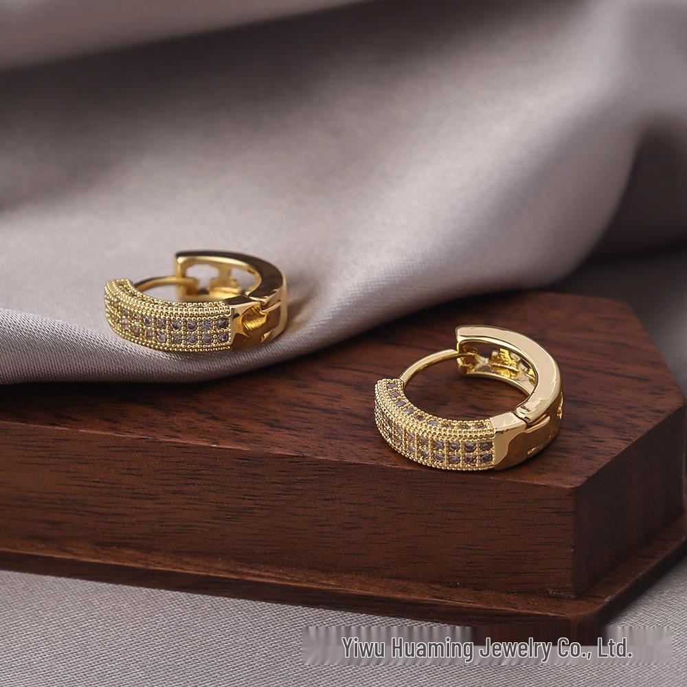 Stylish Gold Circle Ear Cuffs - Light Luxury Jewelry for Trendy Women