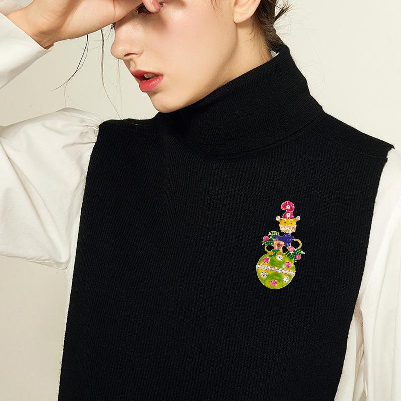 Retro Fashion Small Painted Drip Oil Funny Elf Girl Brooch