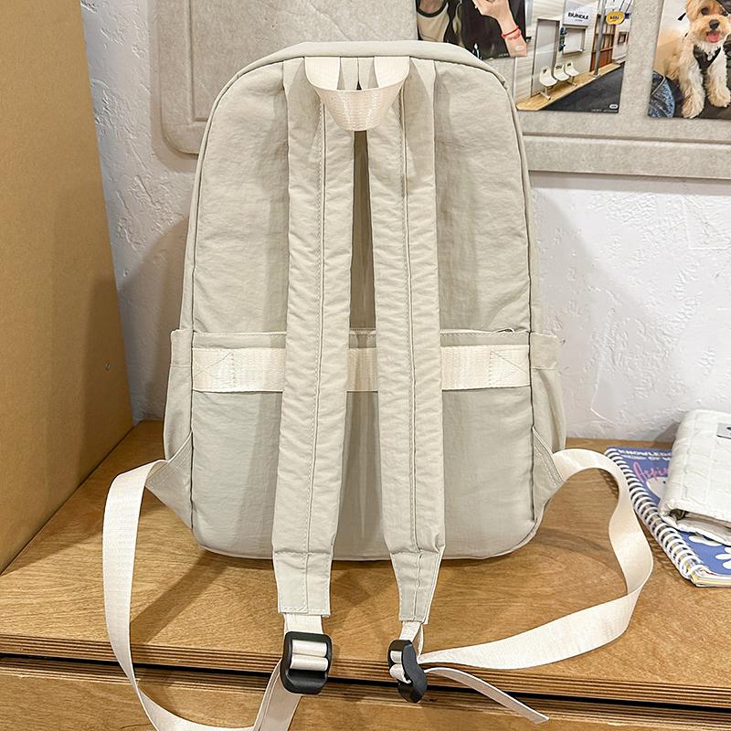 Simple Student Backpack with Large Capacity Multiple Pockets Casual and Lightweight Suitable for Daily and Student Use