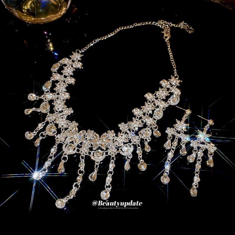 Diamond-encrusted hollow flower fringed necklace earrings set exquisite fashion versatile collarbone chain light luxury high-end jewelry