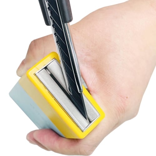 Hakase Yoshi Blade Breaker, Safe Blade Breaker with Container for Breaking Cutter Blades, Disposable Blade Breaker, Wallpaper Tool, Cutter Blade Break