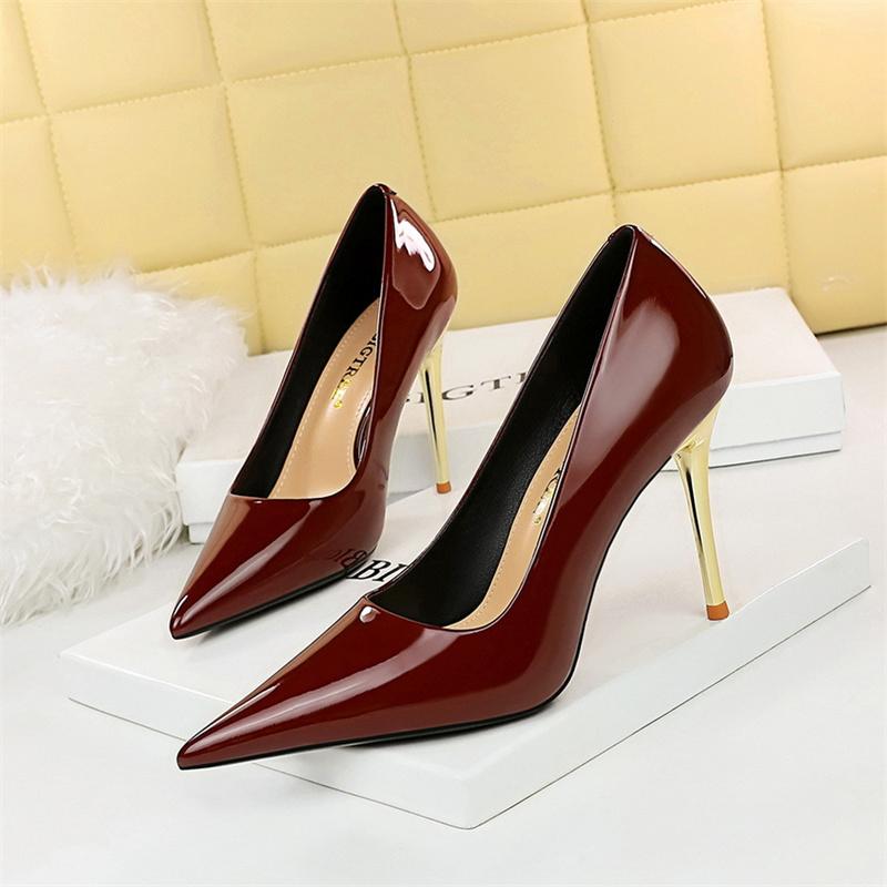 Woman Stylish Simple Metal Heels Pumps Pointed Toe Shiny Patent Leather High Heels Shoes Occupation Office Shoes Stiletto