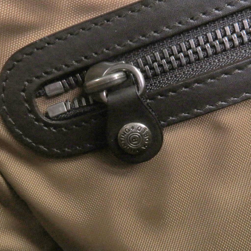 Sehr gut HUNTING WORLD Umhängetasche Metalllogo Marineblau Malteserkreuz Herren Gebraucht