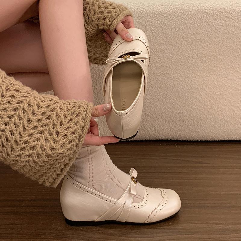 Anti-slip Shoes with Raised Sole, New Style Women's Shoes