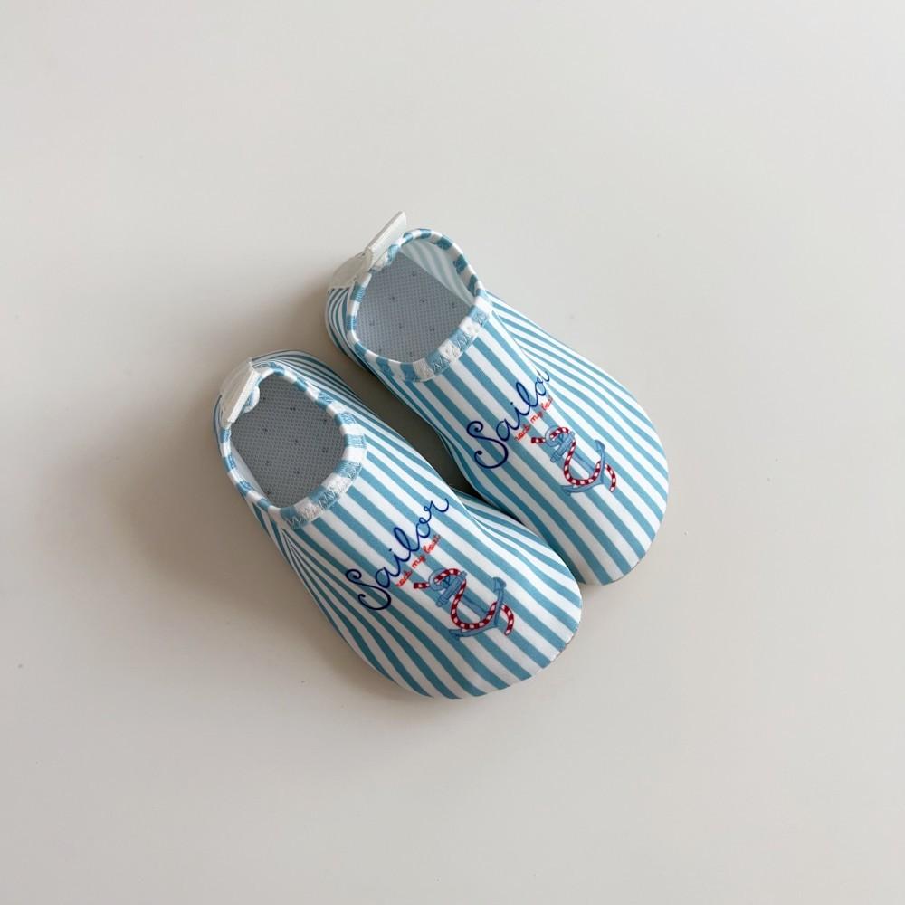 

Beach socks shoes children s water park wading river swimming snorkeling shoes soft shoes nonslip and anticut barefoot skin shoes 30-31 [suitable for foot length 16.6-17.8]