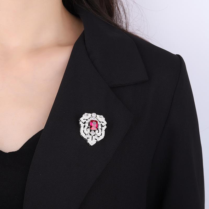 Summer Women's Simple Korean Version Fashion and Temperament Women's Brooch Colorful Style with Zircon Green Red Accessories
