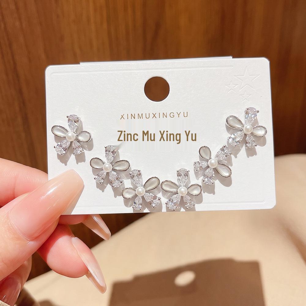 High-Quality Pearl Earrings: Copper Plated Gold, Japanese-Korean Fashion, Silver Needle, Luxury Versatile Flower Ear Studs