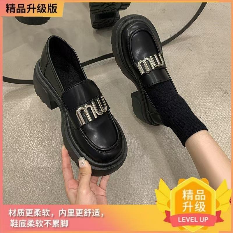 

Увеличьте высоту туфель-лоферов из маленькой кожи на одной педали 2025 осень новый академический стиль ретро лоферы британский стиль легкие одинарные туфли женские 40 матовый черный