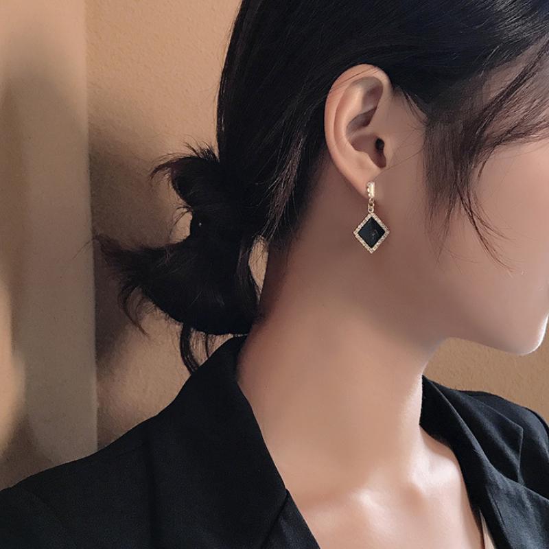 Nové trendy čtvercové náušnice s temperamentem, osobností a všestrannými náušnicemi