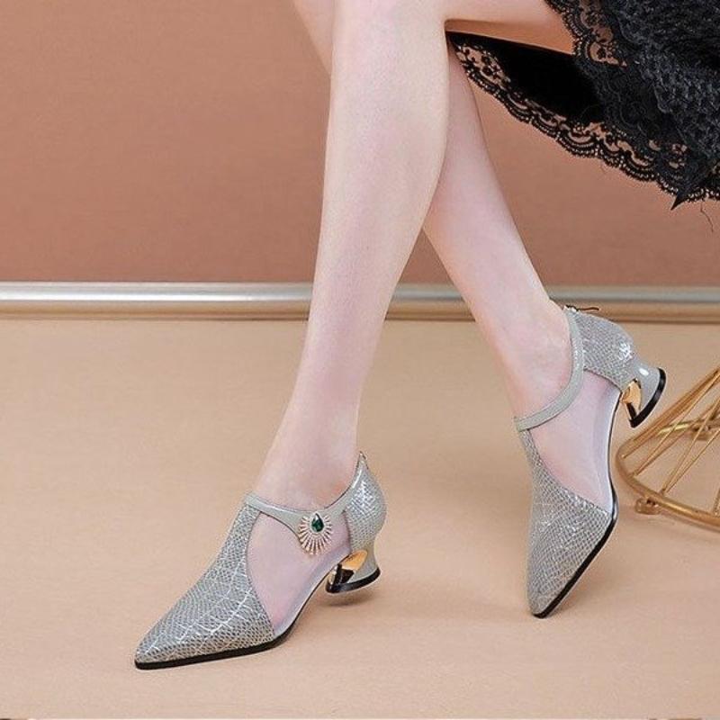 Women's Hollow Middle Heel Sandals Thick Heel Spring and Summer Pointed Shoes Hollow Pointed Breathable Shoes