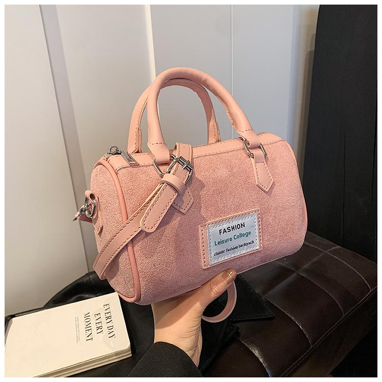 

Сумка в стиле ретро для женщин, осень-зима 2024, новый нишевый дизайн, сумка-мессенджер, женская сумка-подушка высокого класса розовый