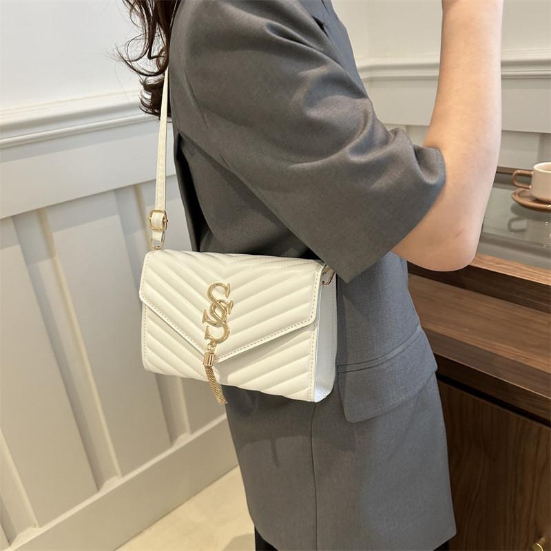 Stylish And Elegant Pu Small Square Crossbody Bag For Women With Chic Chain Strap