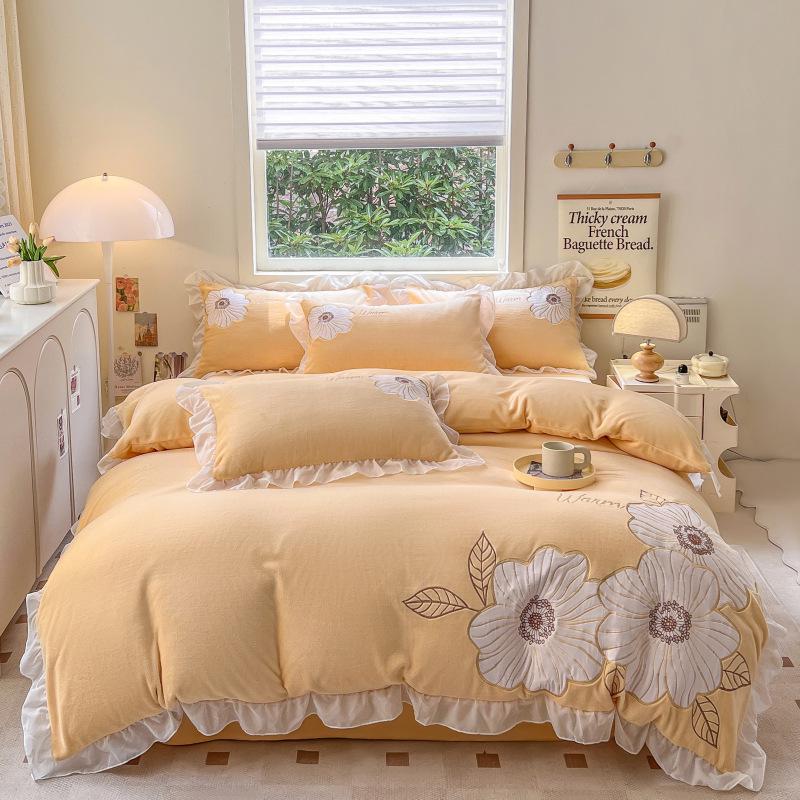 Princess Style Milk Velvet Lace 4-Piece Set: Embroidered Duvet Cover & Solid Color Bed Sheet