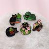 Katzen in Pflanzen Emaille-Pins Benutzerdefiniert Floral Kätzchen Versteckspiel Broschen Reversabzeichen Lustiger Tierschmuck Geschenk für Kinder Freunde