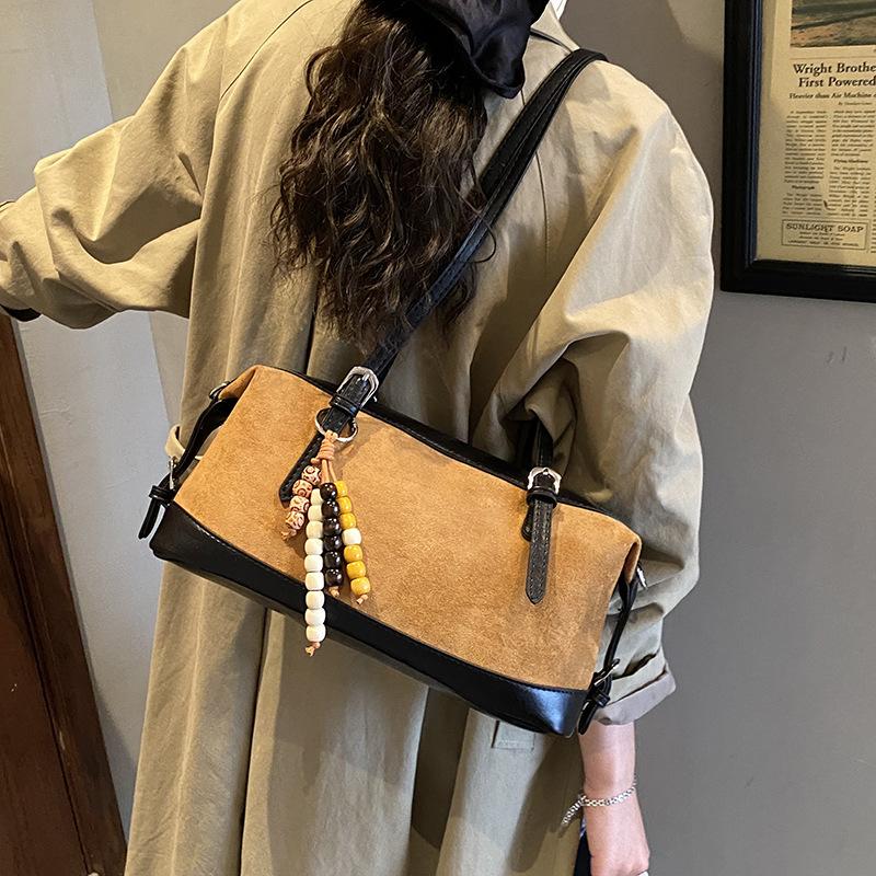 Frosted retro small bag women's autumn and winter 2025 new niche design messenger bag popular ins portable pillow bag