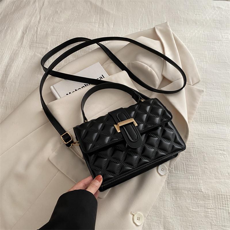 Chic Trendy Womens Small Square Shoulder Bag For Everyday Spring Outfits чёрный