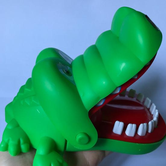 Crocodile Toy Creative Waterproof Plastic Crocodile Mouth Bite Finger Game for Children