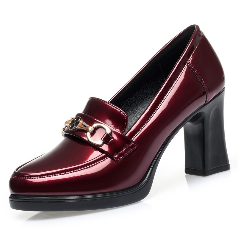 Mykt skinn og myk såle Komfortable mellomhælede Mote Mokasiner med tykk hæl Lakksko Enkelsko for kvinner