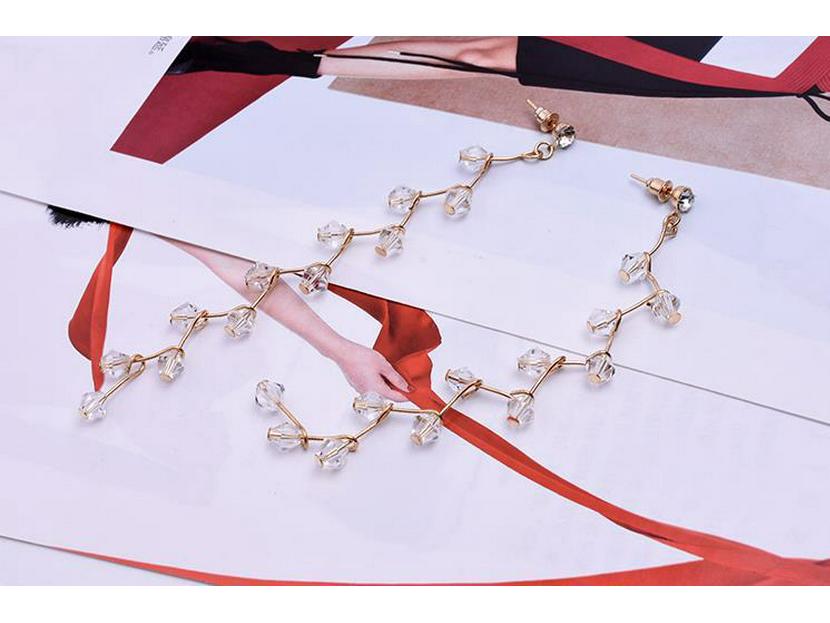 Корейские хрустальные серьги с кисточками: Трендовые, Универсальные и Элегантные Пусеты белый