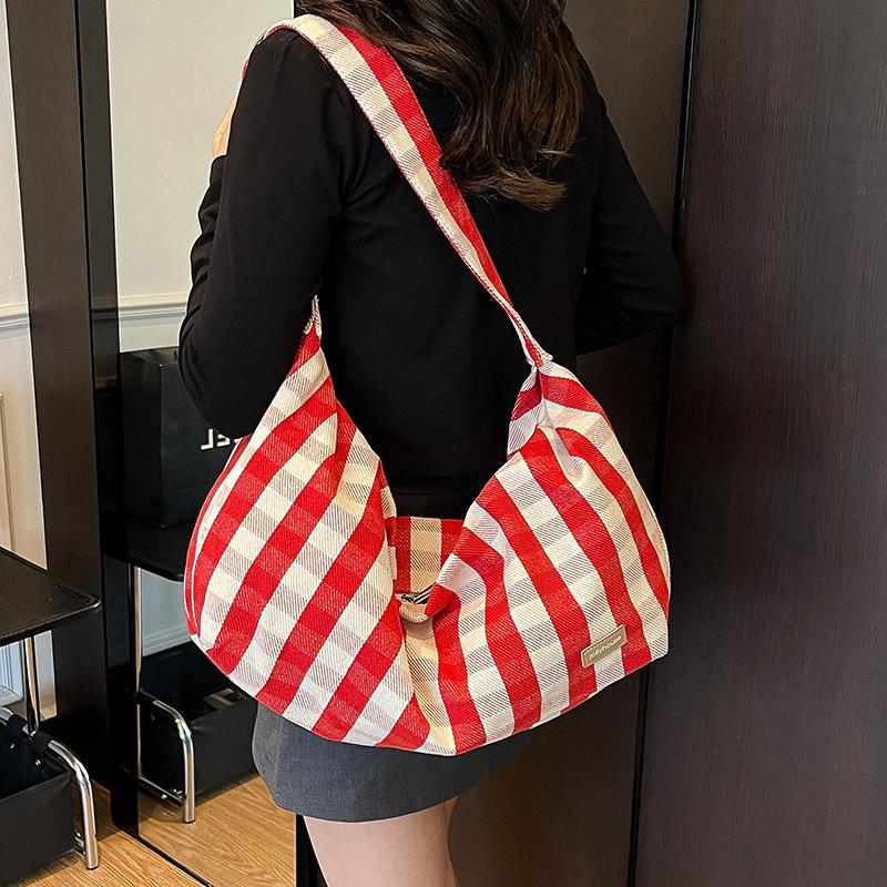 Casual lazy wind large capacity underarm bag women 2025 new summer fashion plaid canvas bag messenger bag