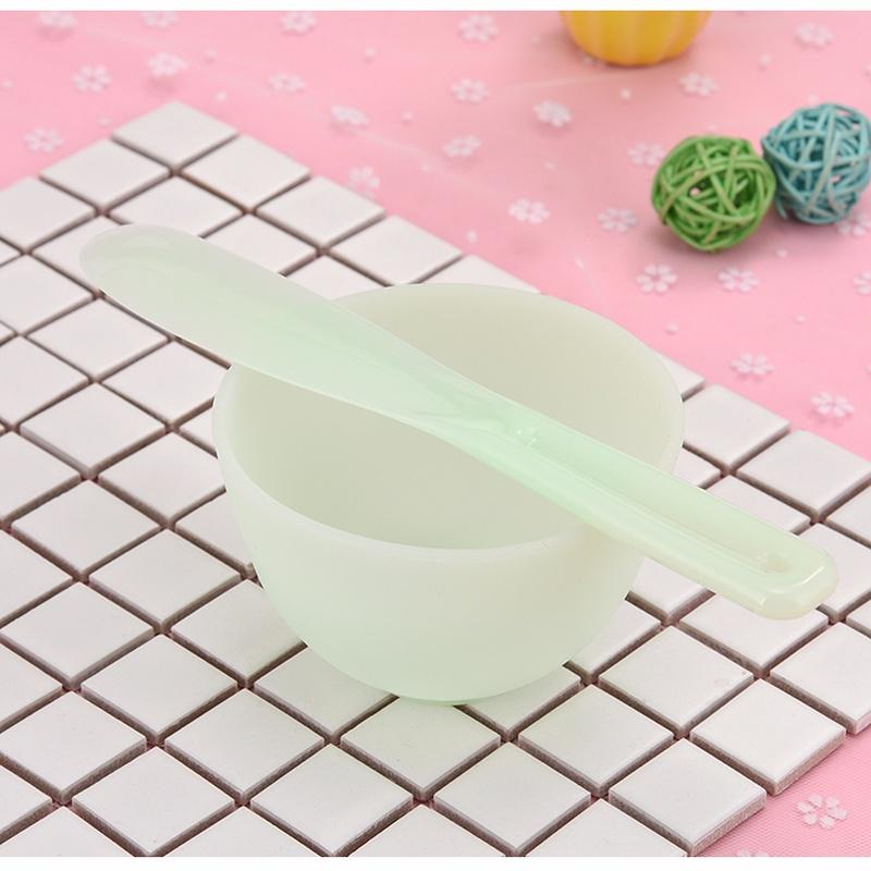 

Silicone Mask Bowl Set Adjustable Soft Mask Bowl Stick 2 Piece Set of Odor-free DIY Homemade Tools зелений