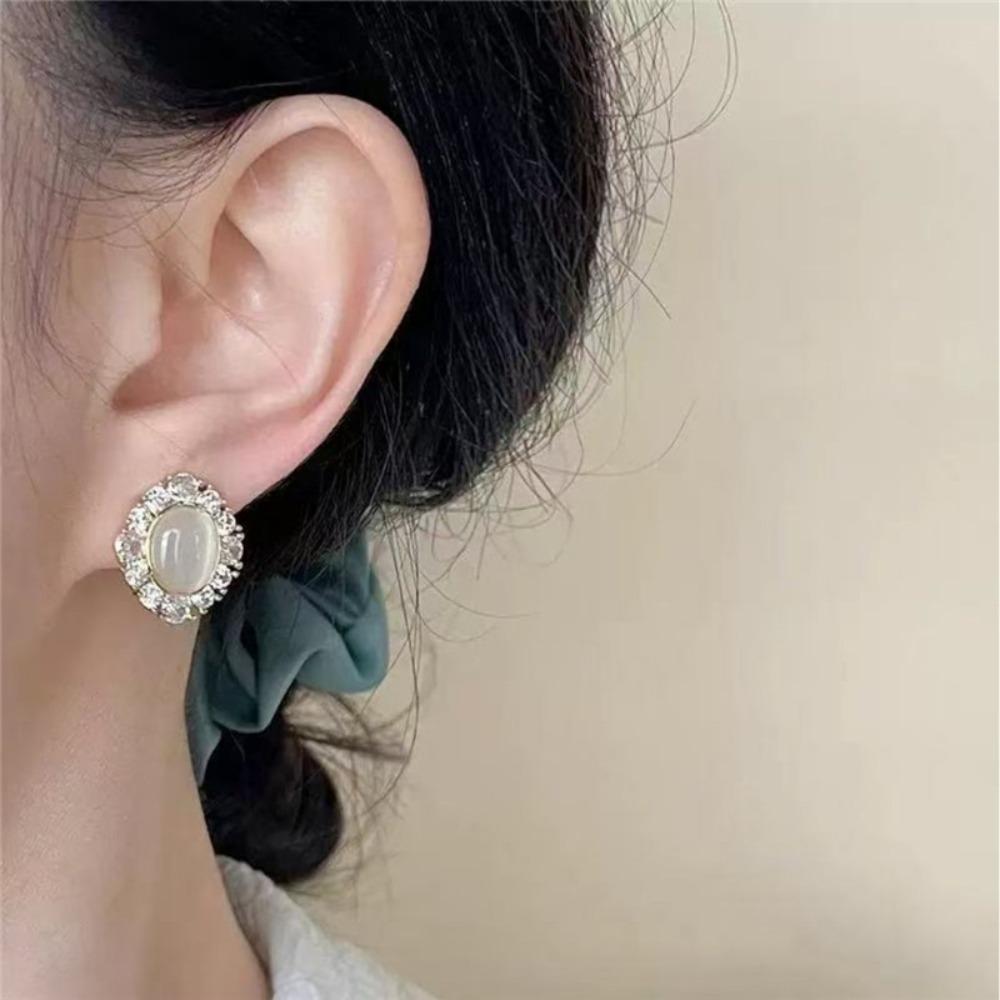 Exquisite Luxury Shiny Zircon Edge Geometric Oval Glass Opal Stone Stud Earrings for Woman Korean Bride Wedding Jewelry Gifts
