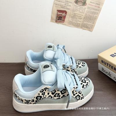 2 neue original eisblaue Leopardenmuster Plateau Brot Schuhe vielseitige Retro Studenten Freizeit Board Schuhe Damen