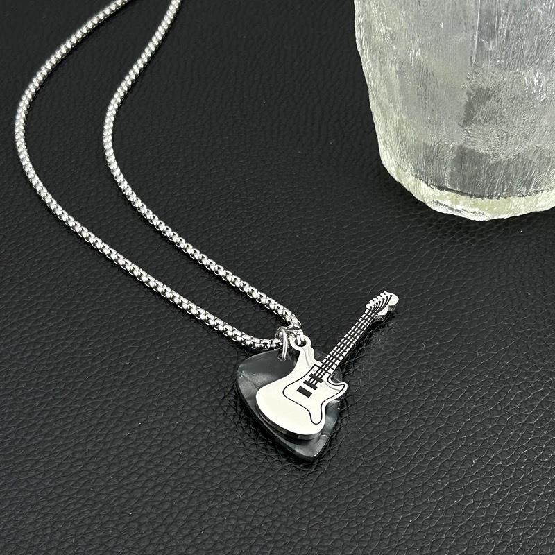 Hip-Hopowy Wisiorek z Kostką Gitarową Naszyjnik Punkowy Tytanowa Stalowa Łańcuszek Gitarowy Choker Modny Vintage Łańcuszek do Swetra Gitara Elektryczna Chłopcy